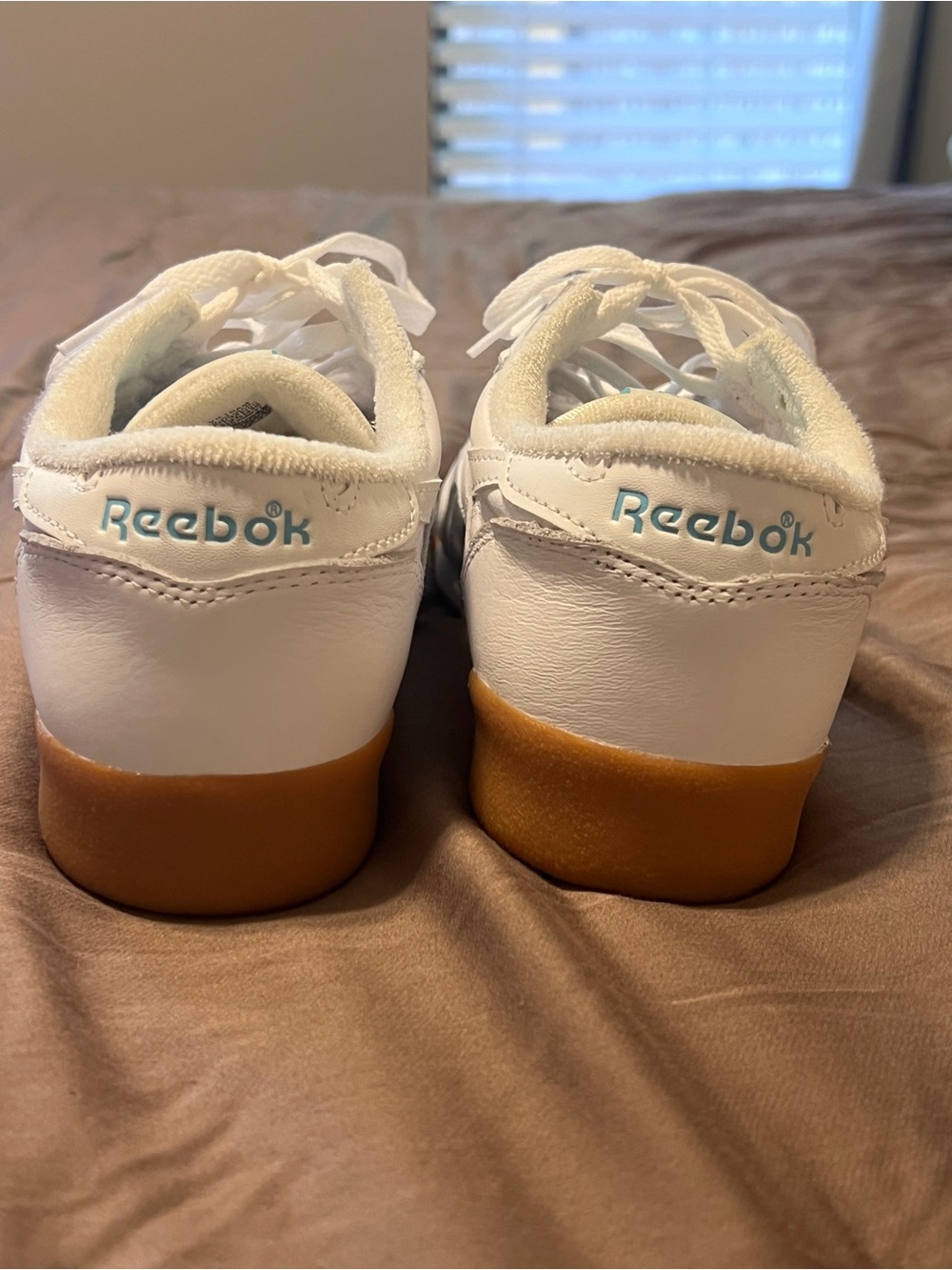 Reebok Freestyle lo White Leather SneakersLight Blue Logo and GumSole never worn - Picture 6 of 8